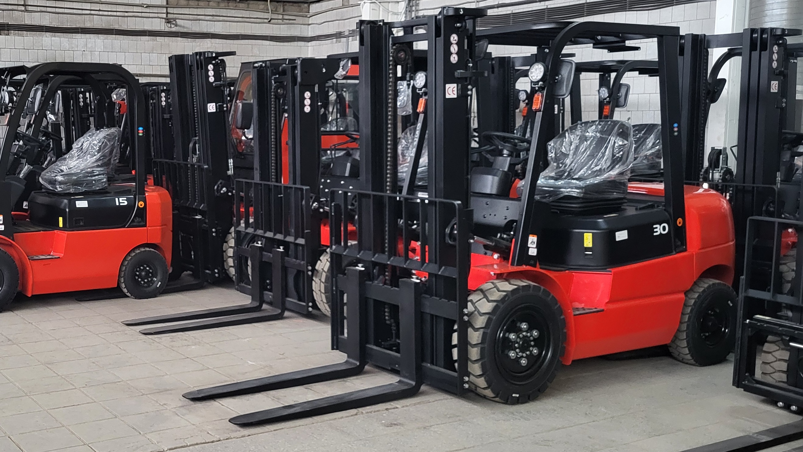 Тест-драйв складской техники на нашем складе в Дербенте