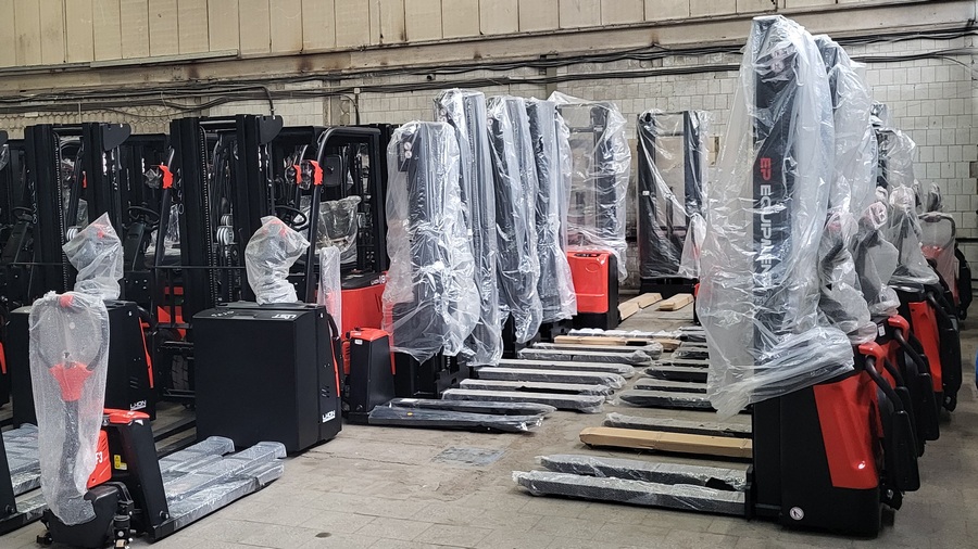 Тест-драйв складской техники на нашем складе в Дербенте