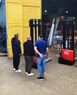 Тест-драйв складской техники на нашем складе в Дербенте